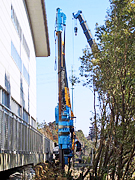 構造物に隣接した事例（茨城県、圧入施工1）